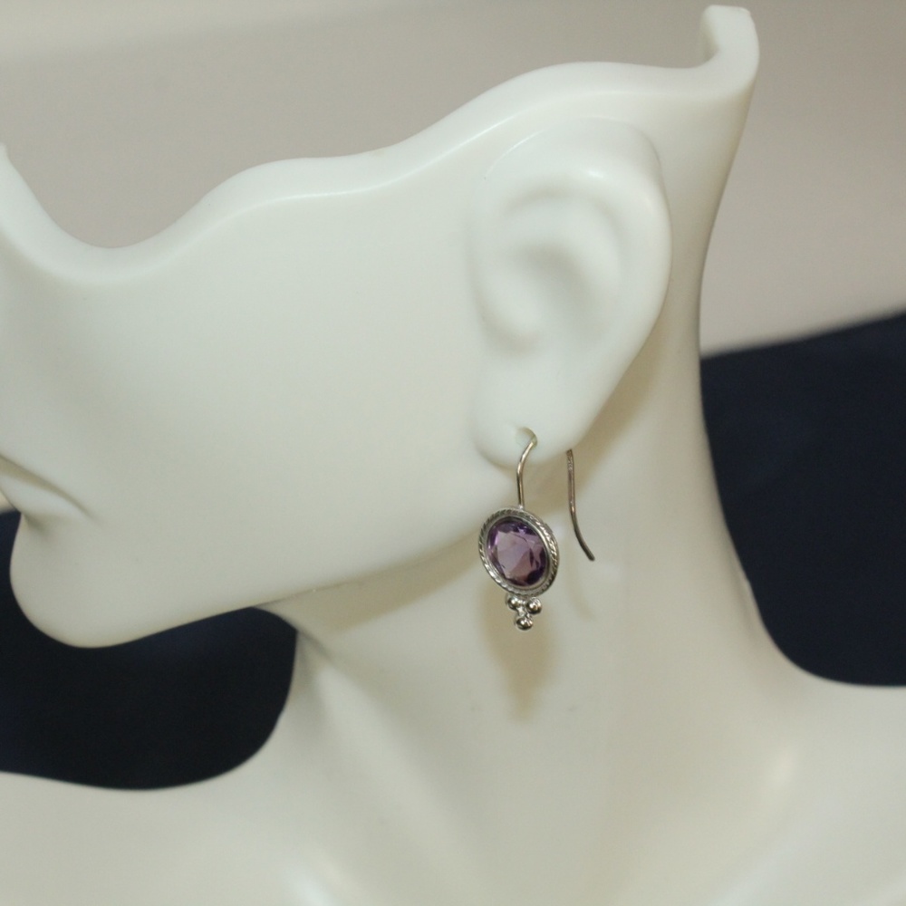 Round Dangle Earrings Silvertone with Amethyst